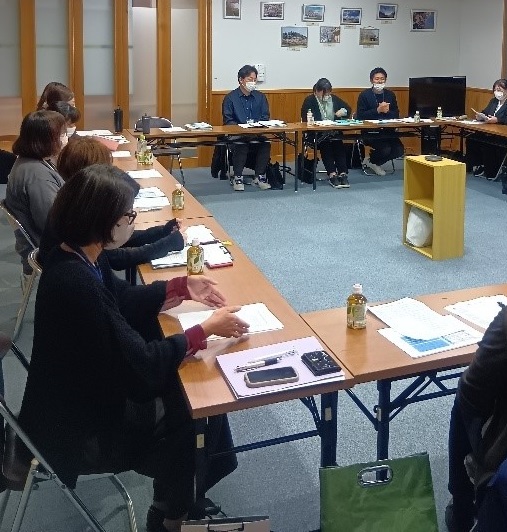 情報交換の様子（相談支援専門員の方々）