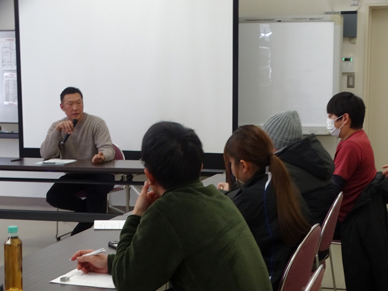 営農事例について説明する田村さん