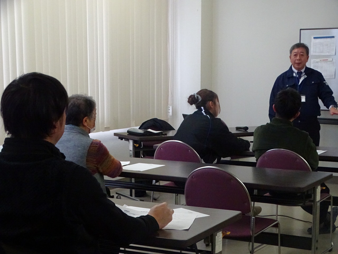 研修生からの質問に答える講師の様子