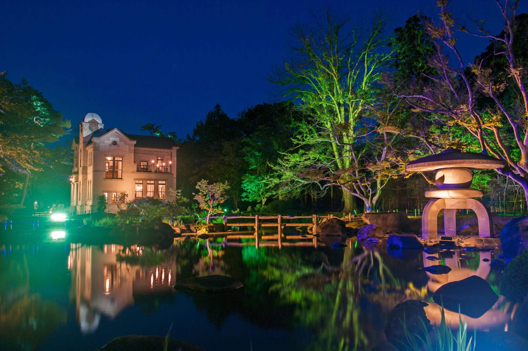 ライトアップされた池田氏庭園