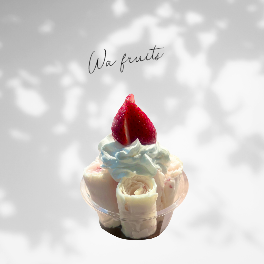 Wa fruitsの商品、アイスの上にスライスしたイチゴがのっている