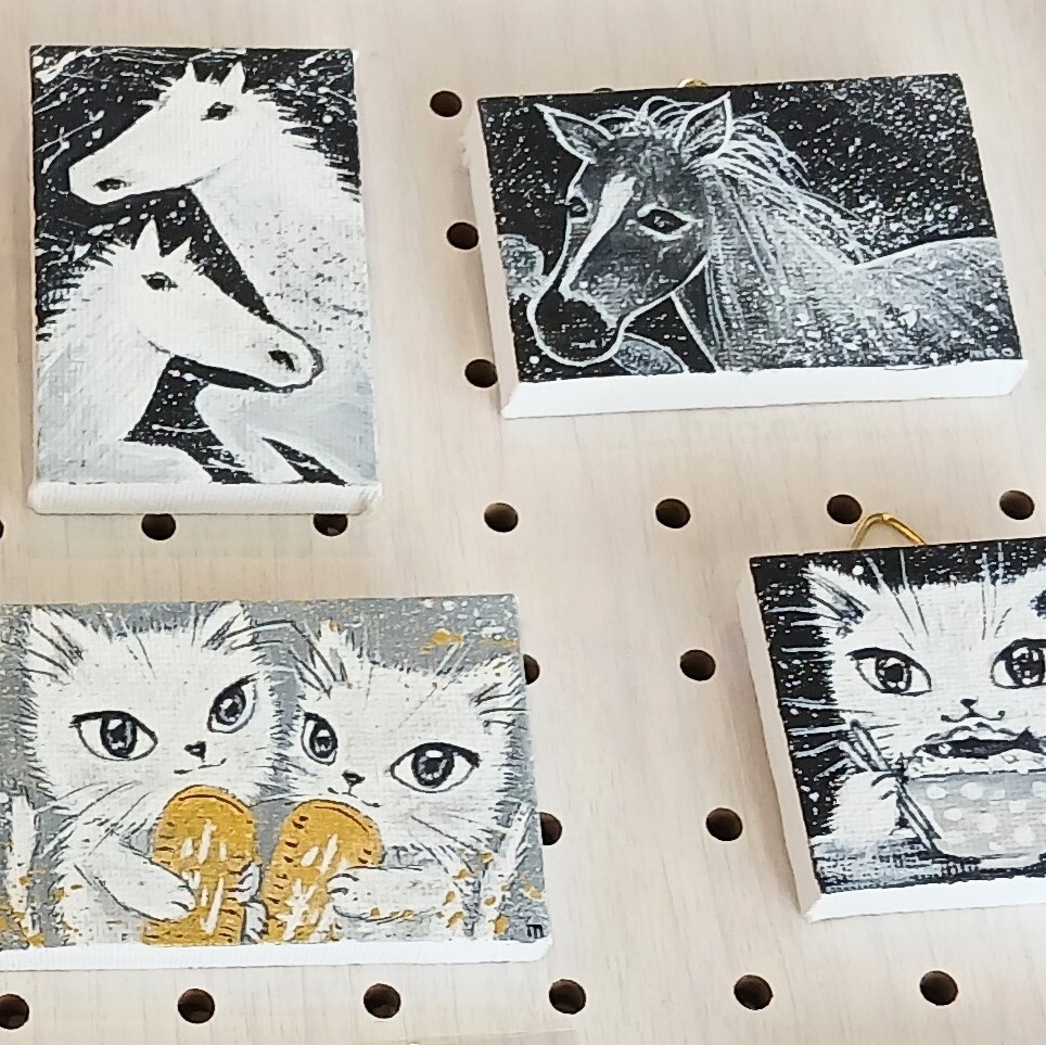夢の星工房の商品、馬や猫が描かれている