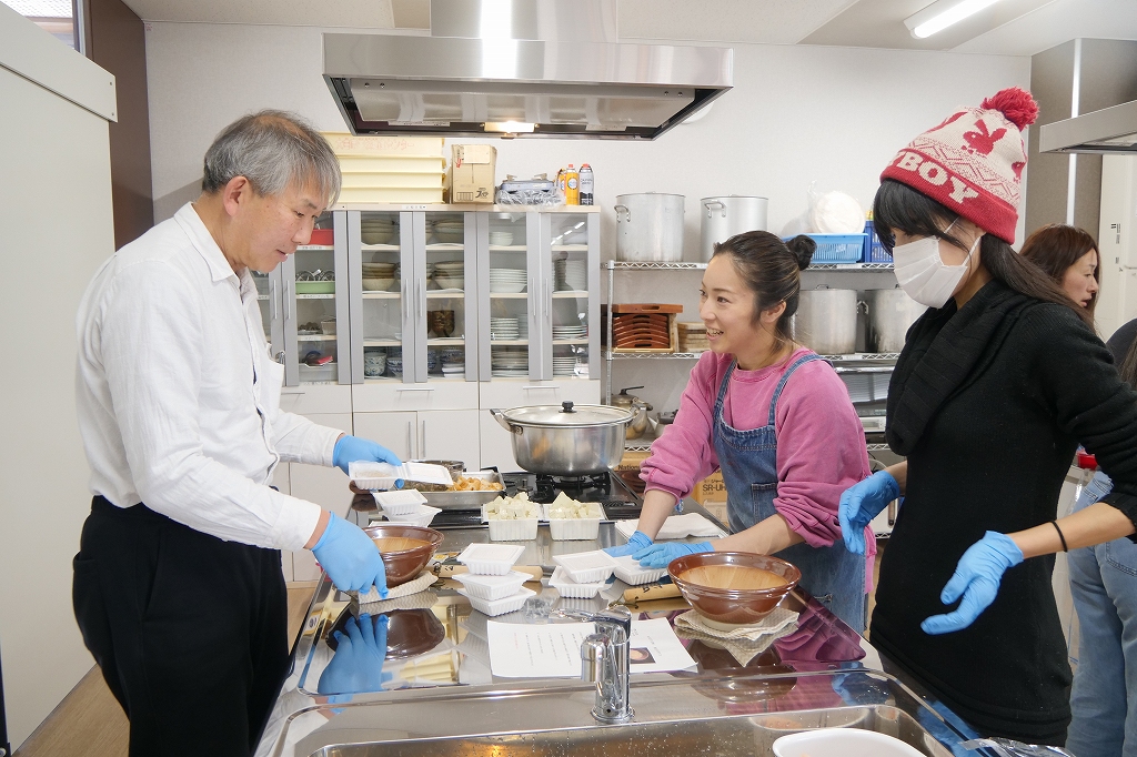 しゅしゅえっとまるしぇで郷土料理づくり体験