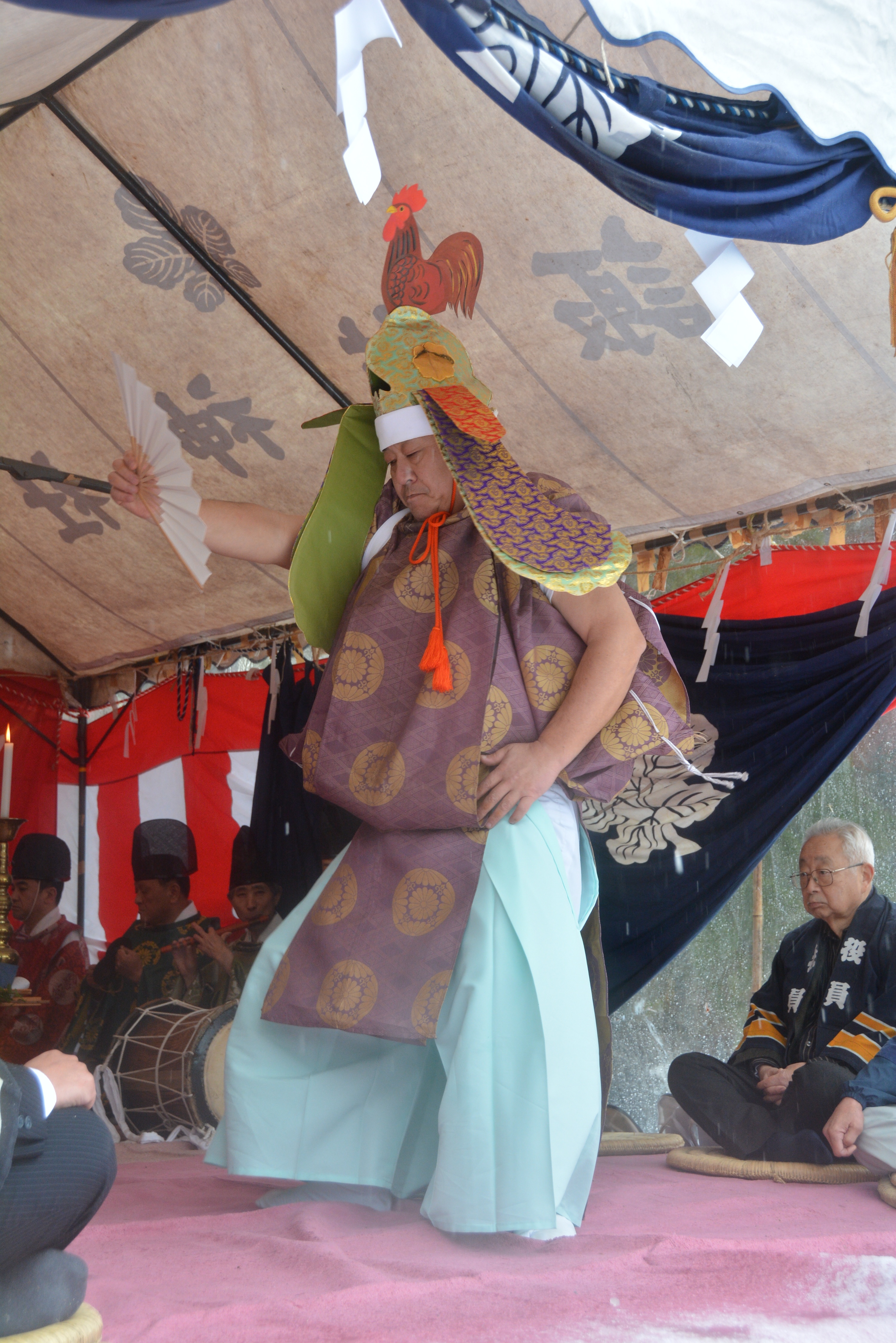 「鳥子舞」の写真