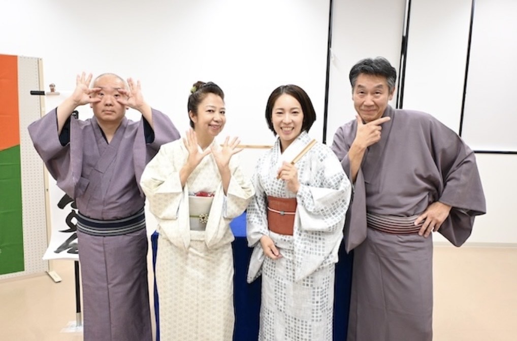 出演したアマチュア落語家たちの集合写真