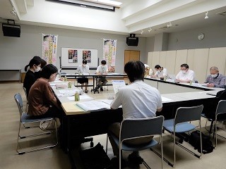 会議を行っている様子