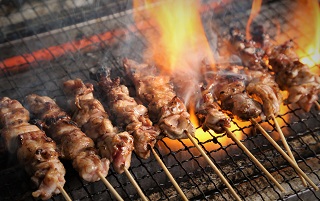 うさぎ串焼きが焼かれている様子