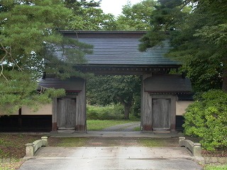 本家庭園薬医門