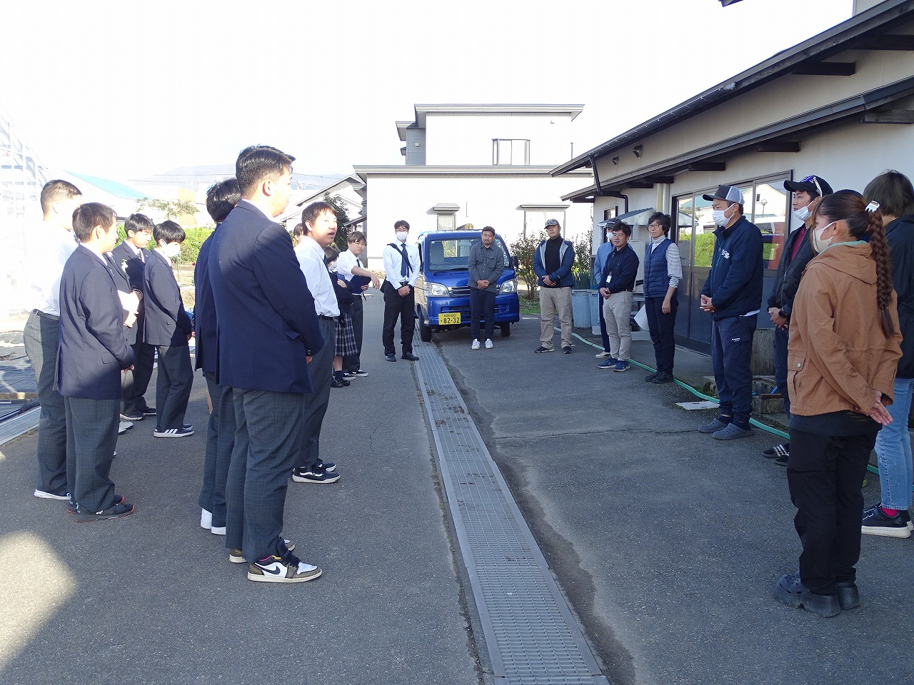 ほ場見学の様子03