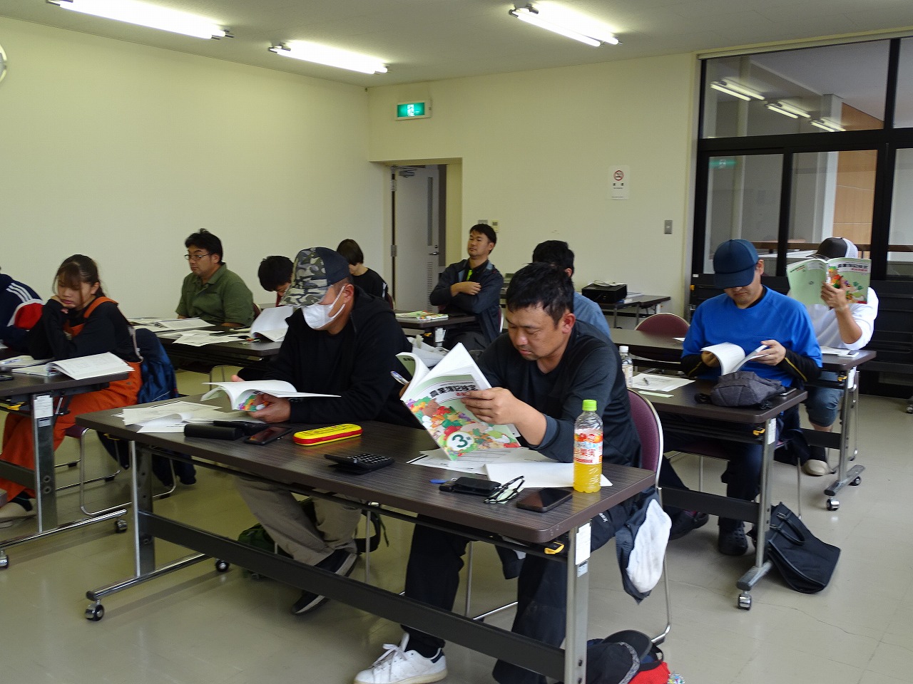 農業簿記の座学をしている様子02