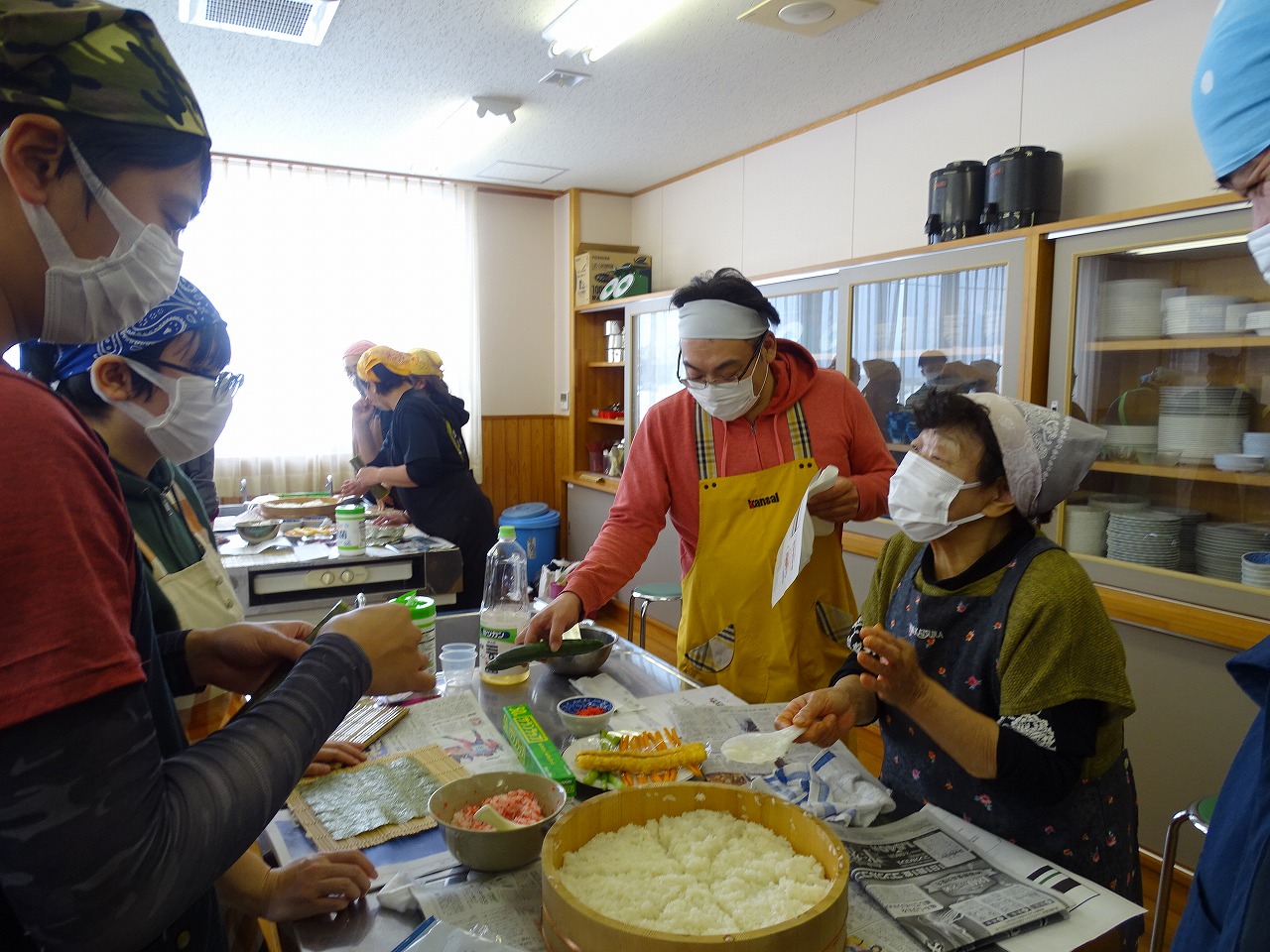 野中さんの話を真剣に聞く研修生