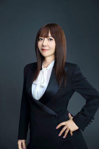 華原朋美の宣材写真