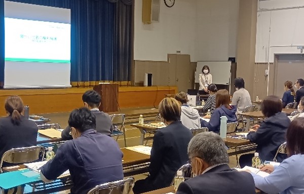 研修会の様子（講師による講話）
