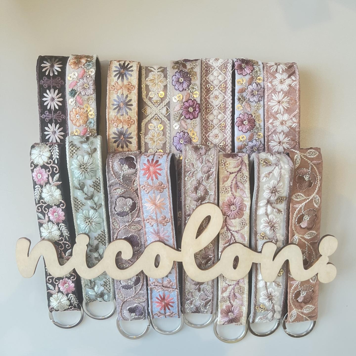 nicolon:の商品、インド刺繍リボン(花柄)があしらわれたベルト