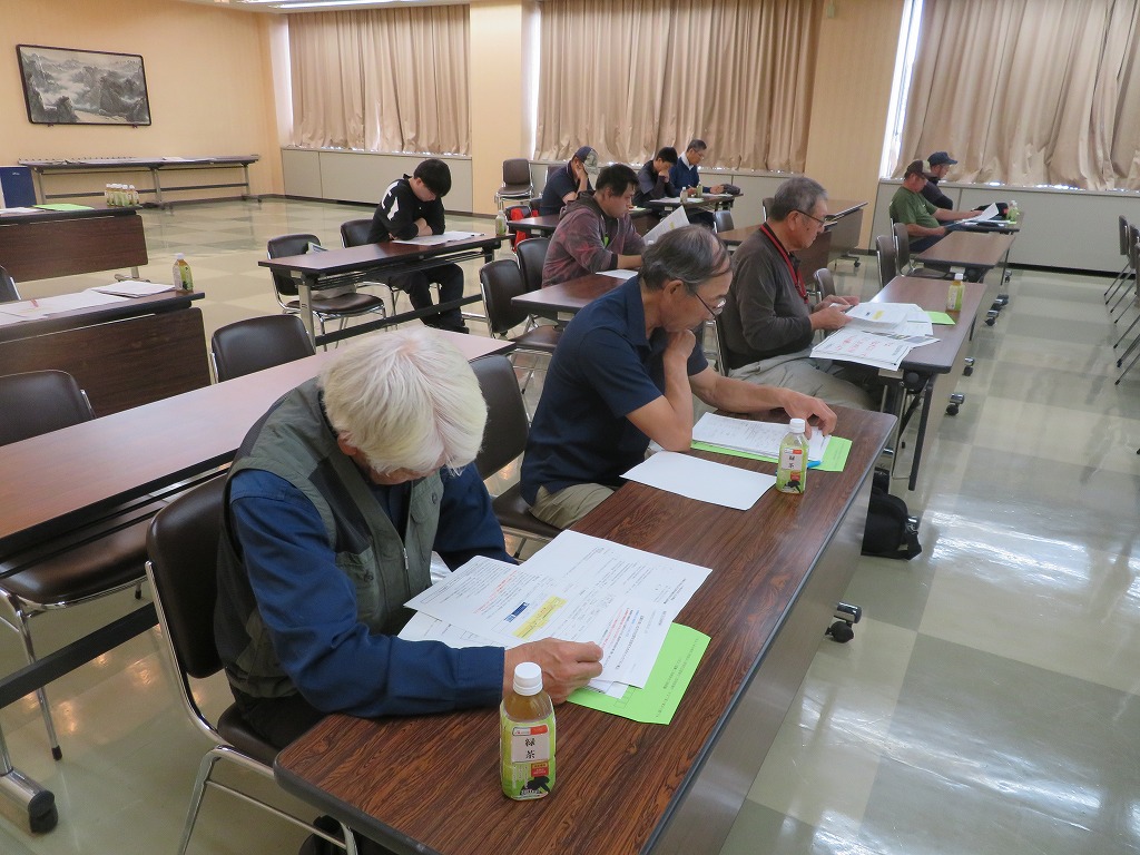 目揃い会の様子