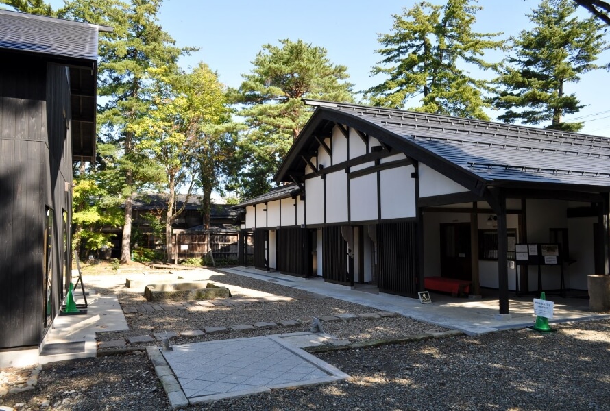 角間川旧三家