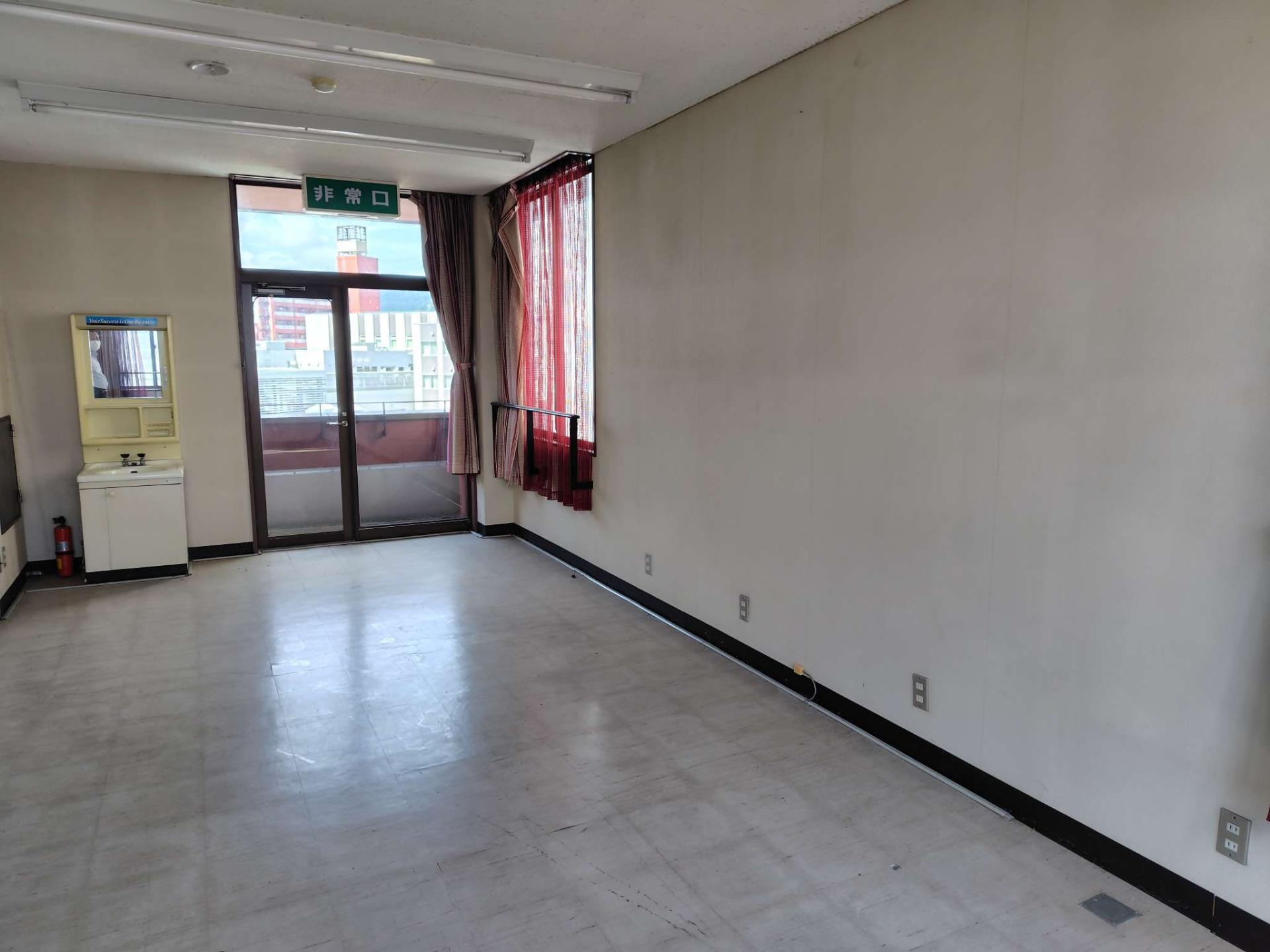 大曲タクシー本社ビル内観